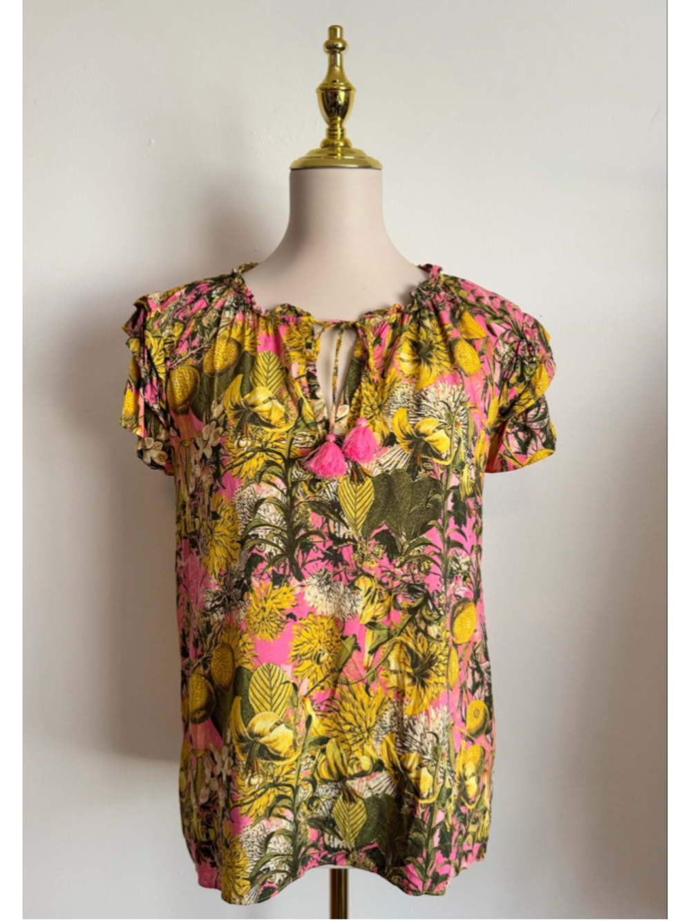 Women's ROSE + OLIVE Blouse Size L Yellow Pink Floral Print